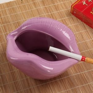 Lip ashtray